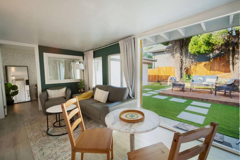 King Garden Suite/20 Mins To Dwntwn Vancouvr/Petok North Vancouver Exterior photo